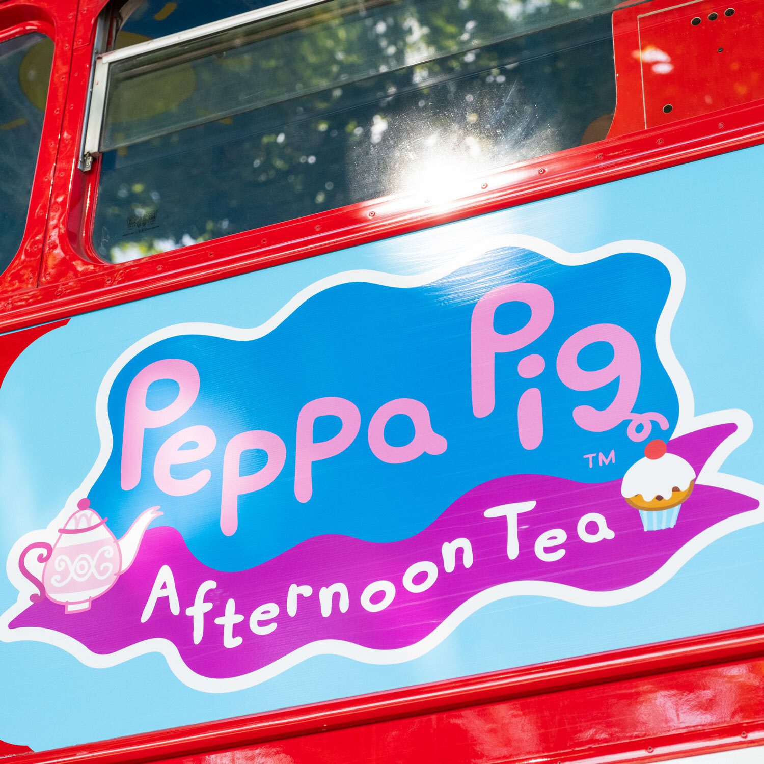 Themed Afternoon Tea London: Peppa Pig Afternoon Tea Bus Tour