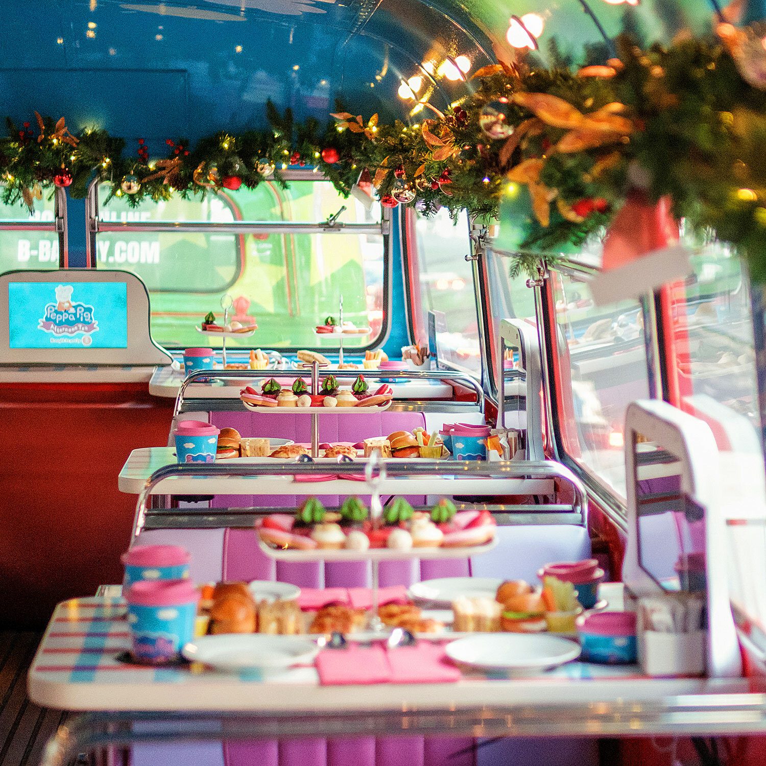 Best London Gift Experiences: Peppa Pig Christmas Bus Tour
